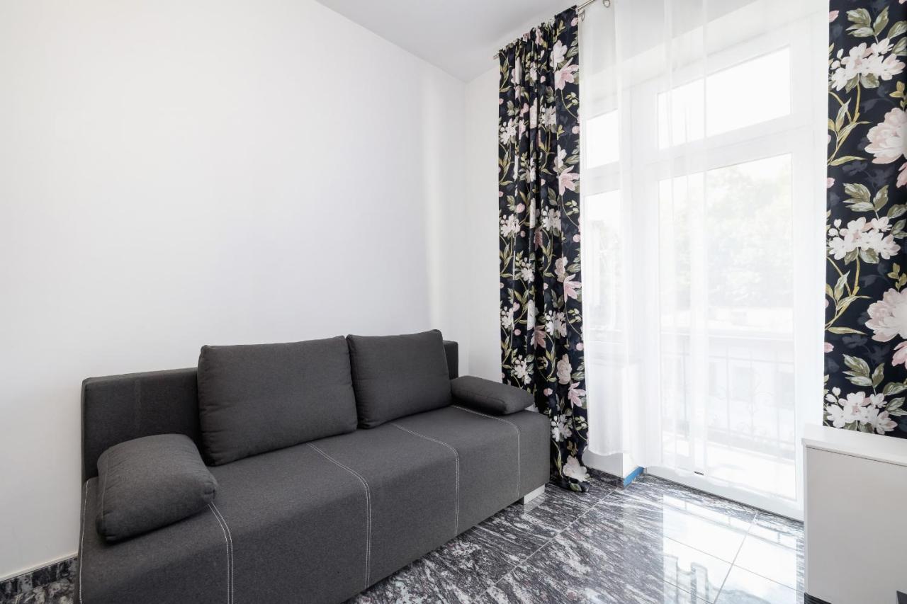 Apartments On Krupowki Street With Mountain View By Noclegi Renters Zakopane Esterno foto